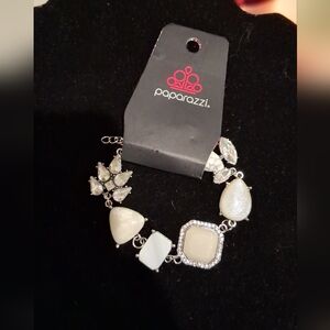 *NWT* PAPARAZZI *CLEARANCE*As Low As $1/A Pc! Build A Bundle Lets Make A Deal!😊